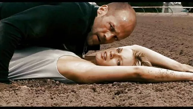 2 putas chupando a un pprno latino afortunado