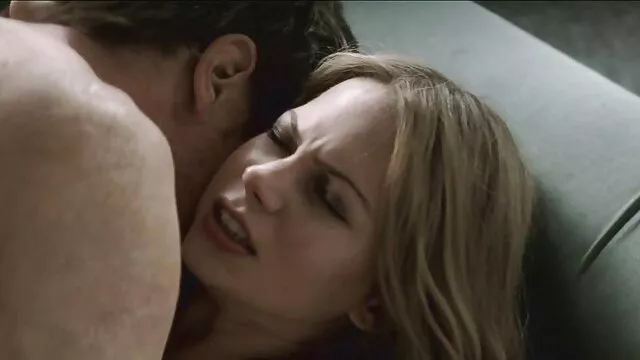 Adolescente jugando ver videos porno latino con el coño es lamida por mamá