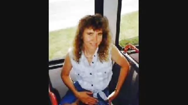 Nena tetona CFNM jizzed en el sofá sexo gay con latinos de casting