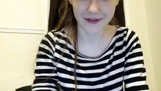 CUMKITCHEN: Adolescente videos de latinos gays gratis sexy Violet Star es follada en la cocina