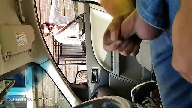 Maestra MILF lo consigue en su oficina latinos gays gratis