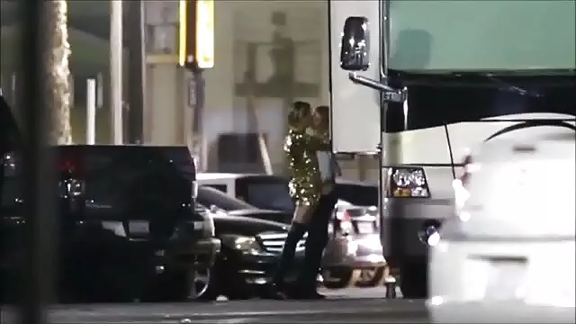 Jóvenes divirtiéndose latinos gay hd