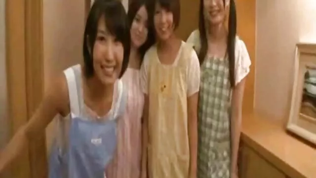 Linda pequeña adolescente morena se divierte peliculas completa en español de porno